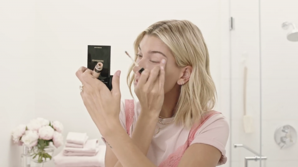 VOGUE160.png