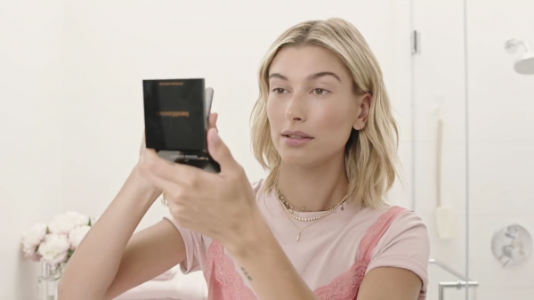 VOGUE243.png