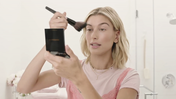 VOGUE244.png