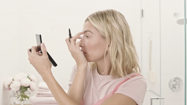 VOGUE437.png