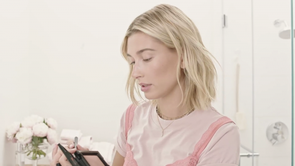VOGUE458.png