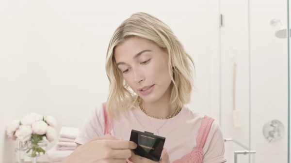 VOGUE466.png