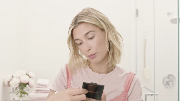 VOGUE467.png