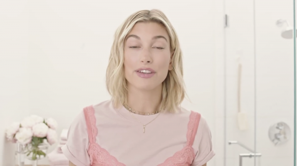 VOGUE695.png