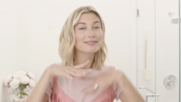 VOGUE697.png