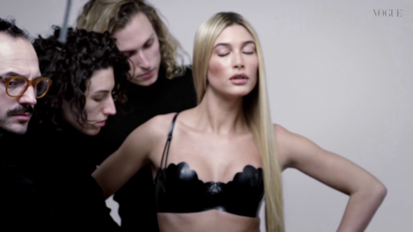 VOGUE123.png