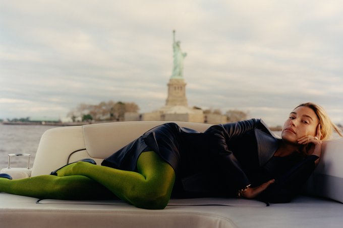 E5c103AXwAAHQfz.jpg