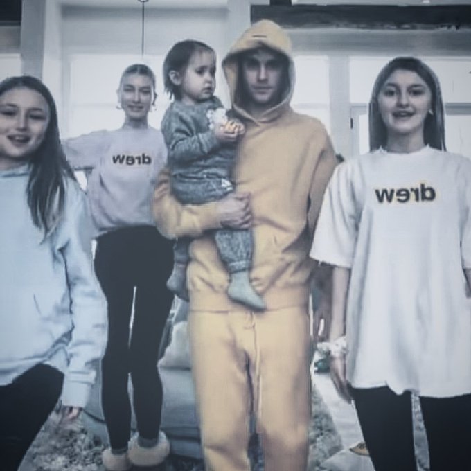 EWoxBbgWsAY3pRn.jpg