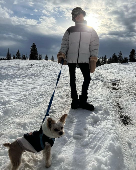 FJW6jZ8WUAEAOd3.jpg