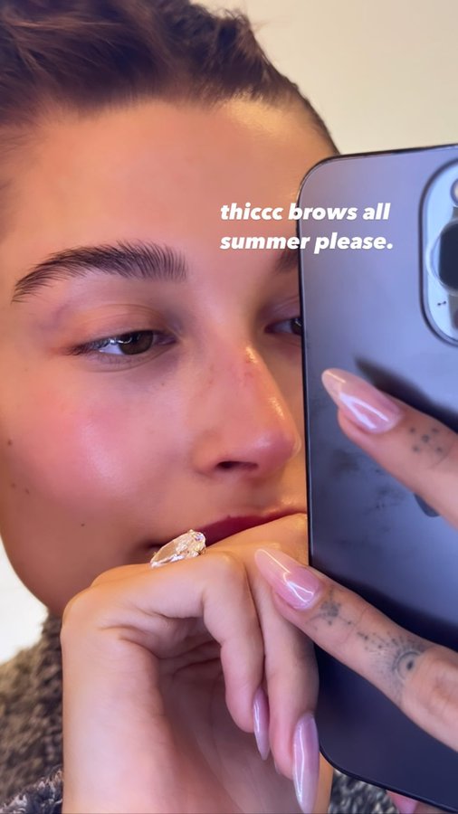 FT5TQEEXwAEkqtL.jpg
