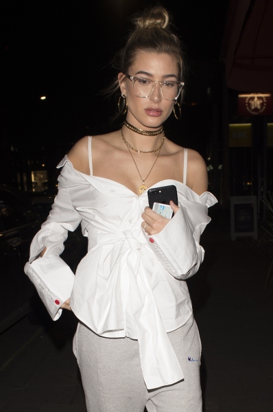 0XPOSURE_Hailey_Baldwin-1-2.jpg