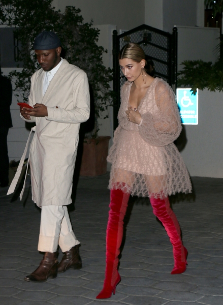 163617PCN_HaileyBaldwin002.jpg