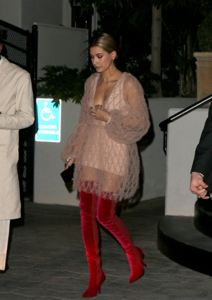 163617PCN_HaileyBaldwin005.jpg