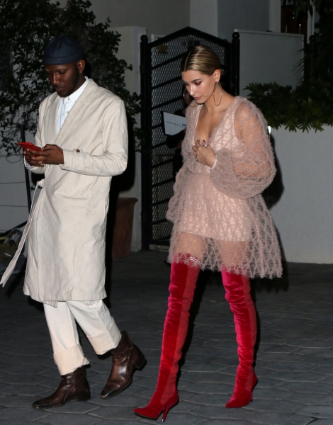 163617PCN_HaileyBaldwin006.jpg