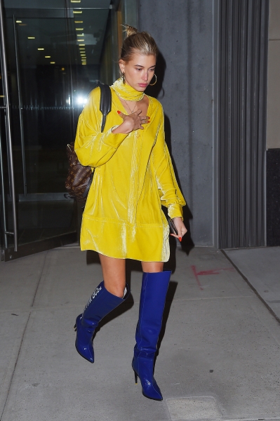 170503JKNY_HaileyBaldwin_BUZZFOTO_04.jpg