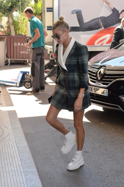 BGUK_Hailey_Baldwin_03-1.jpg