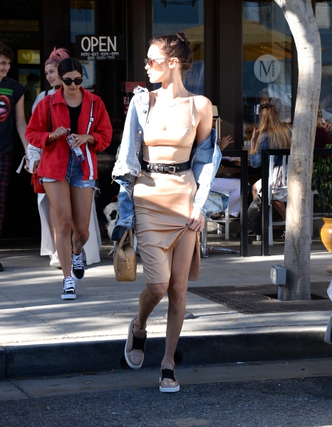 BellaHadid_10112016P_61.jpg
