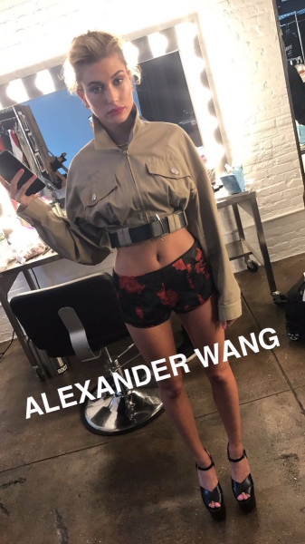 C3TEuc6WAAEM1Nf.jpg