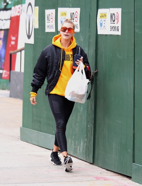 Goff_Hailey_Baldwin_3002041.jpg