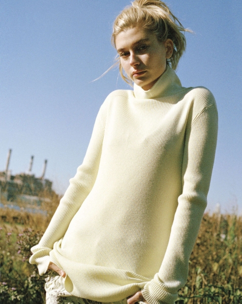 Hailey-Baldwin--Vogue-Korea-2016--02.jpg