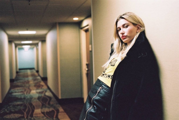 Hailey-Baldwin-pour-Eleven-Paris_28329.jpg
