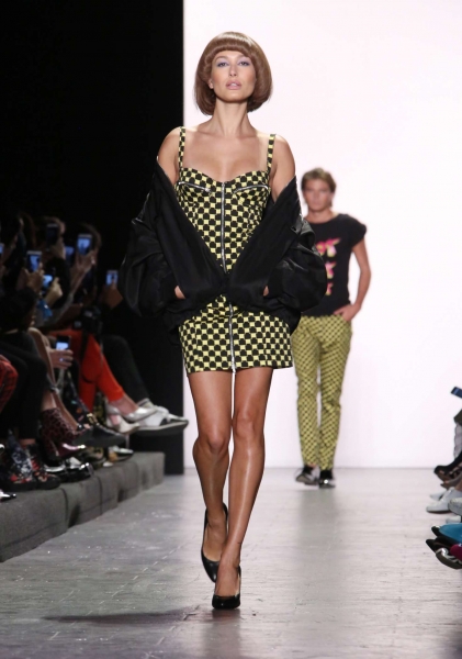 Hailey-Baldwin_-Jeremy-Scot-Fashion-Show-2016--22.jpg
