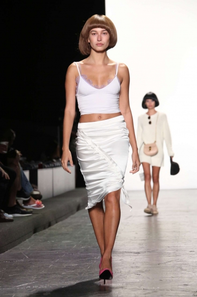 Hailey-Baldwin_-Jeremy-Scot-Fashion-Show-2016--28.jpg