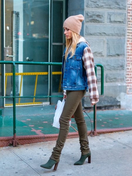 HaileyBaldwin_08112016P_05.jpg