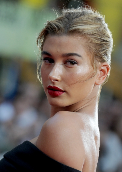 Hailey_Baldwin072715_01.jpg