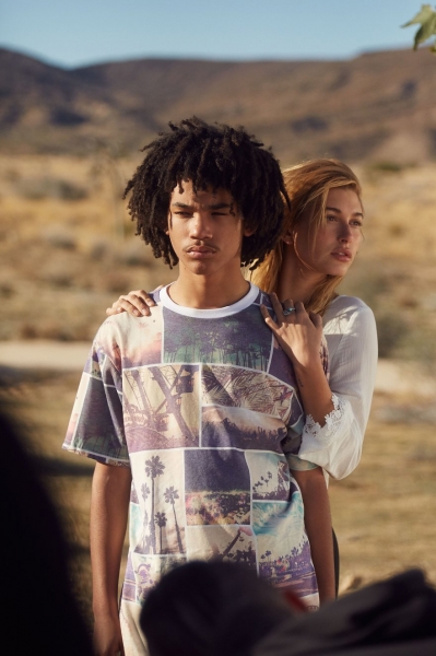 Hailey_Baldwin_002.jpg
