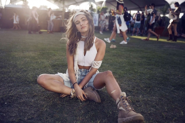 Hailey_Baldwin_007~0.jpg
