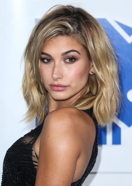 Hailey_Baldwin_009~1.jpg