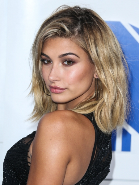 Hailey_Baldwin_010~1.jpg