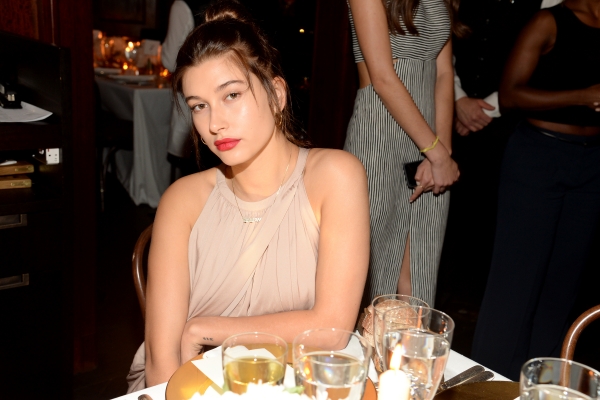 Hailey_Baldwin_01~1.jpg
