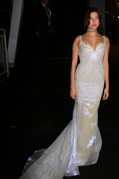 Hailey_Baldwin_03~0.jpg