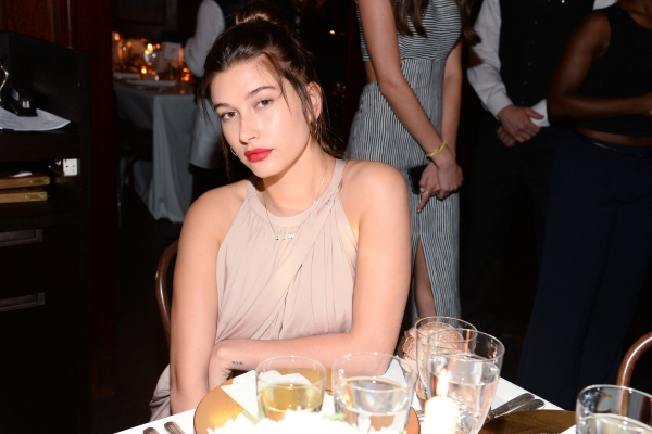 Hailey_Baldwin_04~1.jpg
