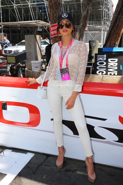 Hailey_Baldwin_28129~13.jpg