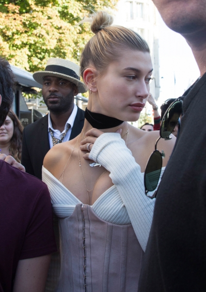 Hailey_Baldwin_281629.JPG