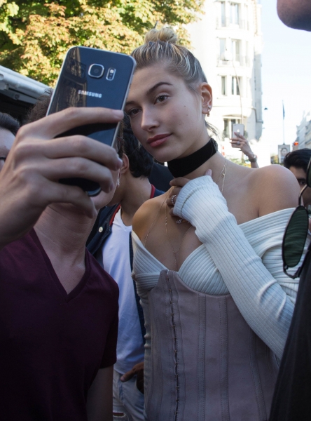 Hailey_Baldwin_281729.JPG
