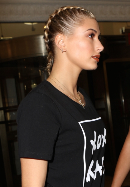 Hailey_Baldwin_281829~2.jpg