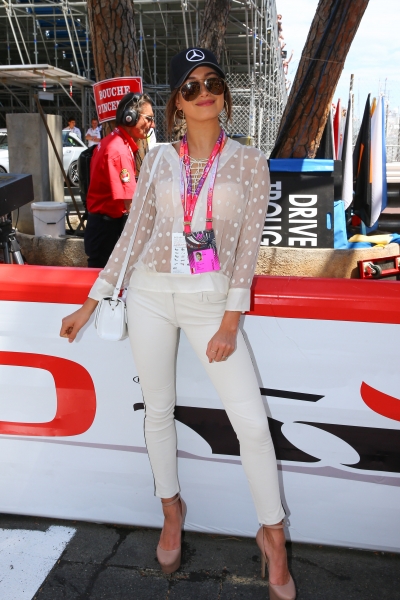 Hailey_Baldwin_28329~12.jpg