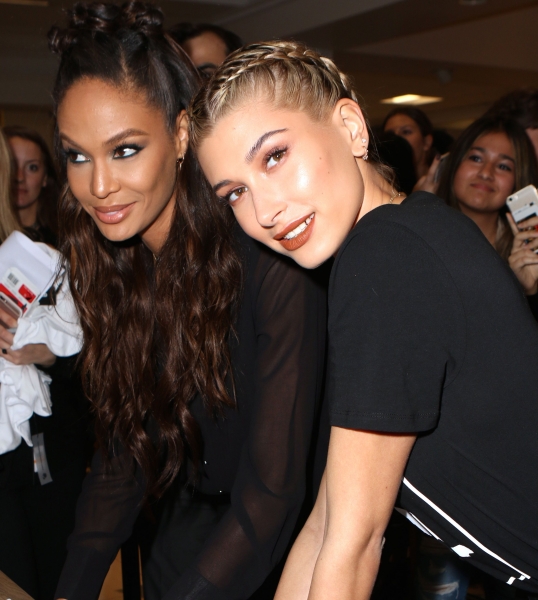 Hailey_Baldwin_284729.jpg