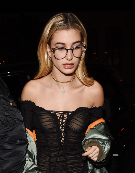 Hailey_Baldwin_28629~6.jpg
