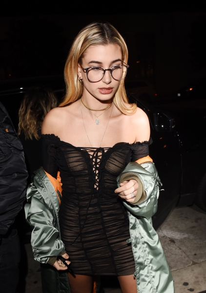 Hailey_Baldwin_28729~6.jpg