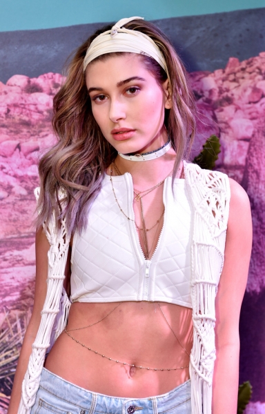 Hailey_Baldwin_H_Loves_Coachella_Pop_UP_hxHFSfXQN01x.jpg