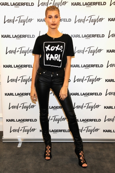 Hailey_Baldwin_Karl_Lagerfeld_Paris_x_ELLE_mi7iXYVo26tx.jpg