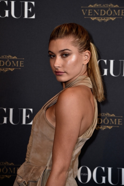 Hailey_Baldwin_Vogue_95th_Anniversary_Party_ZYub8Zsk2rvx.jpg