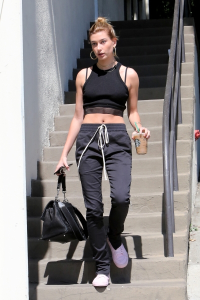 Instar_Hailey_Baldwin_in_Weho_10011179250.jpg