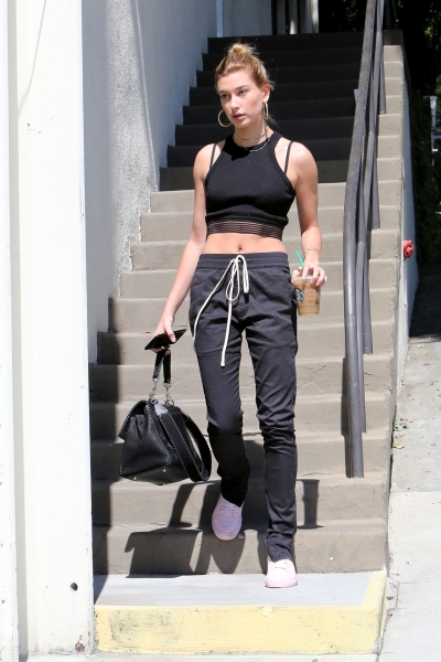 Instar_Hailey_Baldwin_in_Weho_10011179251.jpg