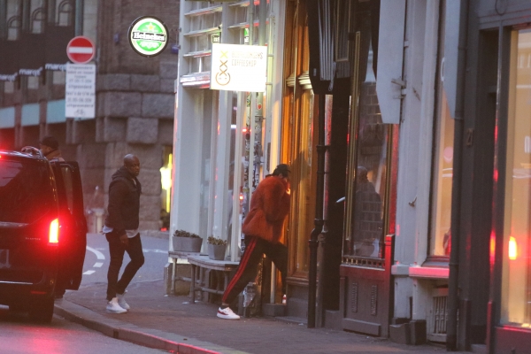 Kendall_Jenner___Hailey_Baldwin_281529.jpg